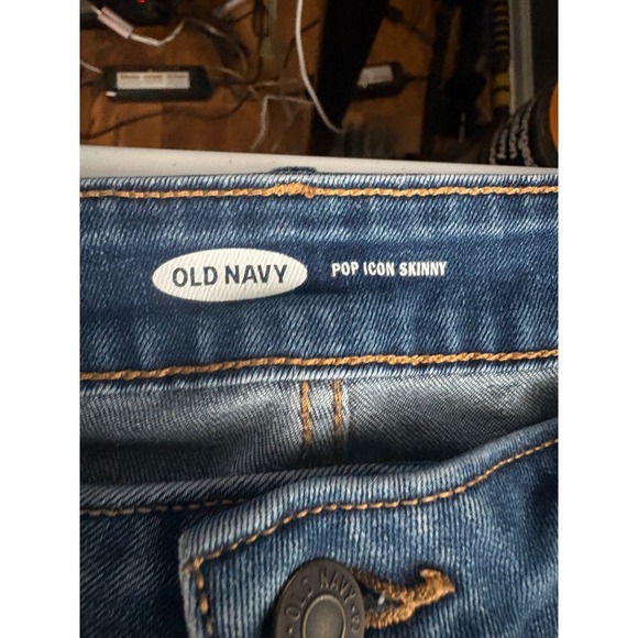 Old Navy Pop Icon Skinny Jeans Ripped Distressed Denim Blue Wash Size 12 Long - Picture 3 of 5